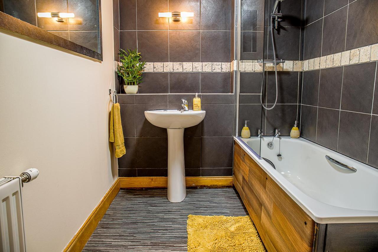 Caledonian 2 Bedroom Free Parking インヴァネス エクステリア 写真